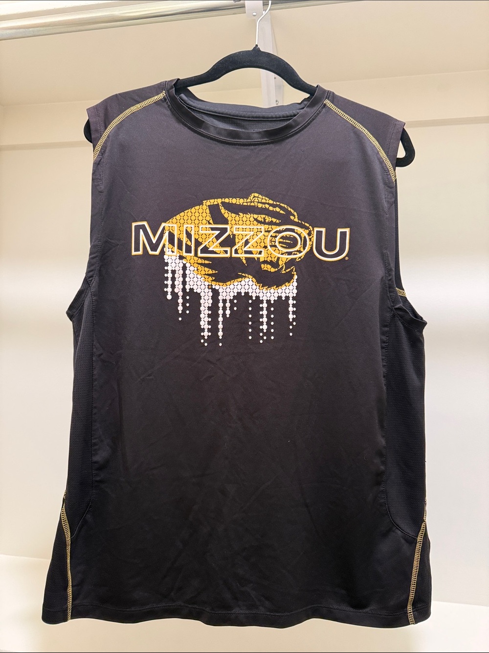 Men's Black & Gold Sleeveless Tank